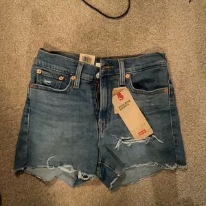 Levi High Rise shorts